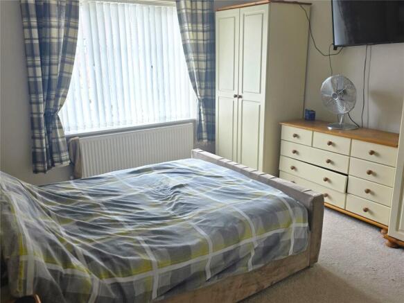 4 bed Semi-Detached for sale Image 12
