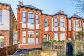 104a, Thornlaw Road, London SE27 0SB