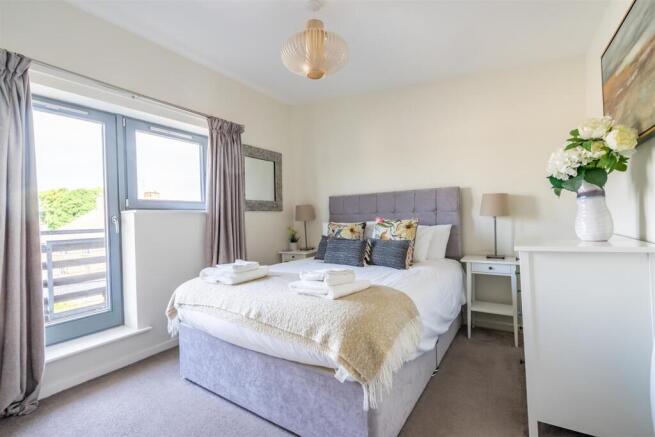 2 bed Apartment to rent Image 7