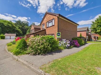 Red Deer Close, Horsham, West Sussex