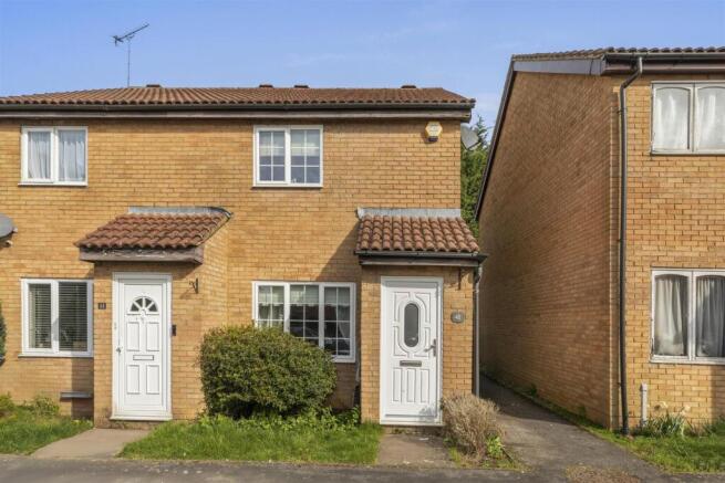 42 Lansdowne Way, HP11 1TN-12.jpg