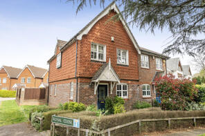 22, Royal Close, Orpington BR6 7BH