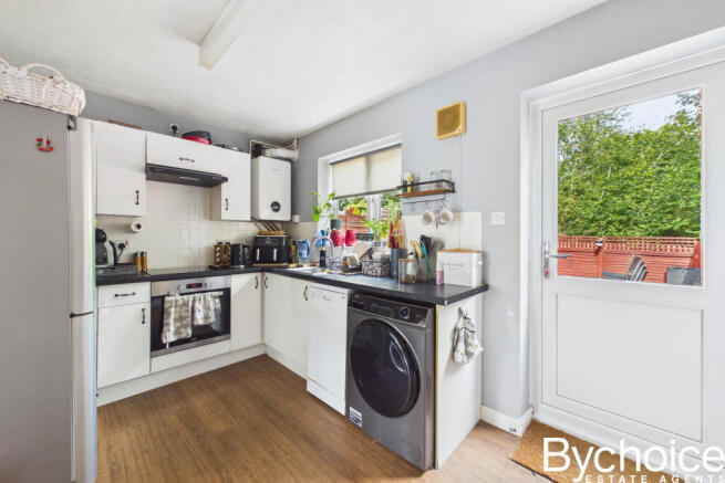 CAM05454G0-PR0195-STILL004