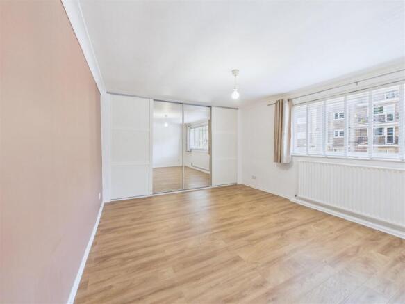 1 bed Apartment to rent Image 11
