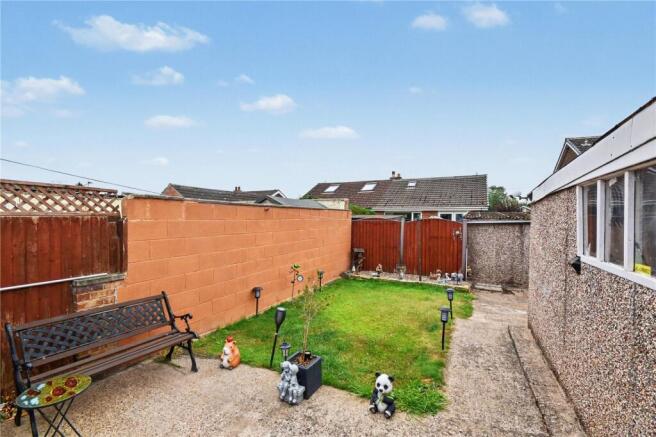 3 bed Semi-Detached for sale Image 9