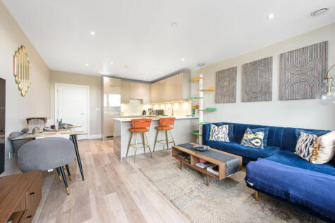 Station Road, New Southgate, London, N11