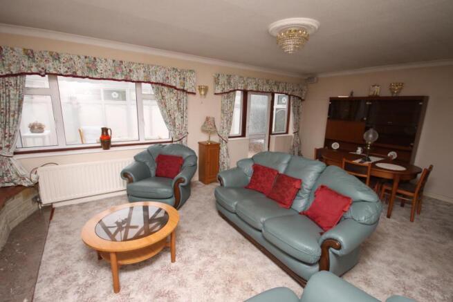 LIVING ROOM/DINING AREA