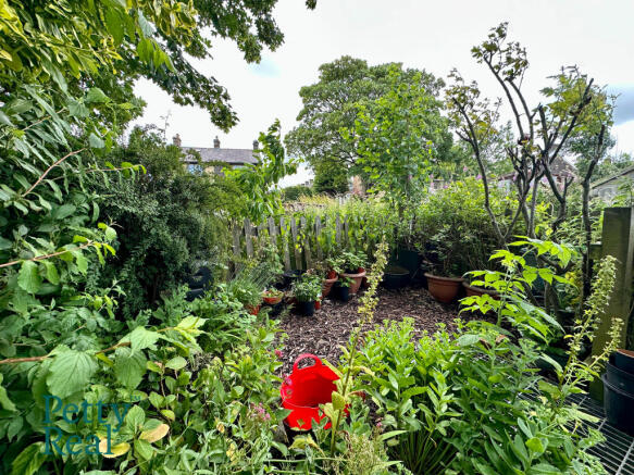 3 bed Terraced for sale Image 8