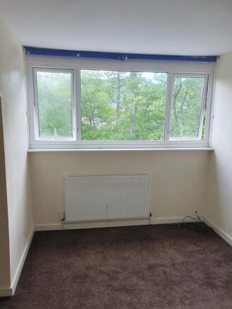 4 bed Terraced to rent Image 5