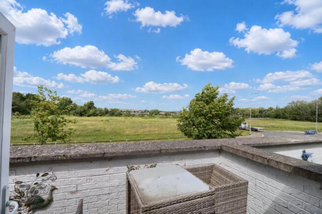 3 bed Semi-Detached for sale Image 12