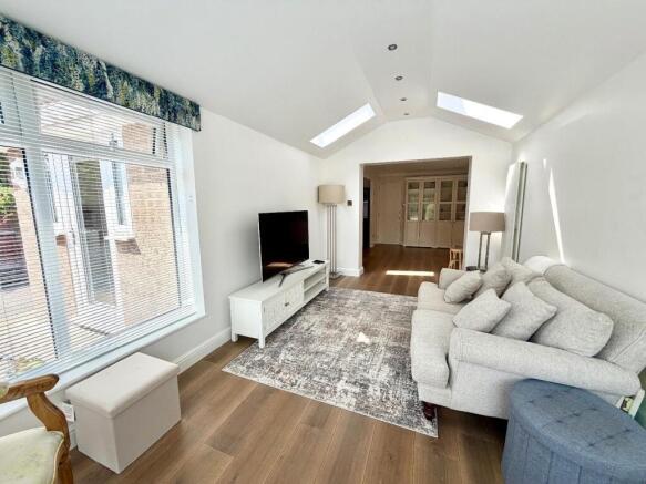 4 bed Detached for sale Image 12