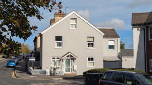 143b, Kent Road, Halling, Rochester ME2 1AT
