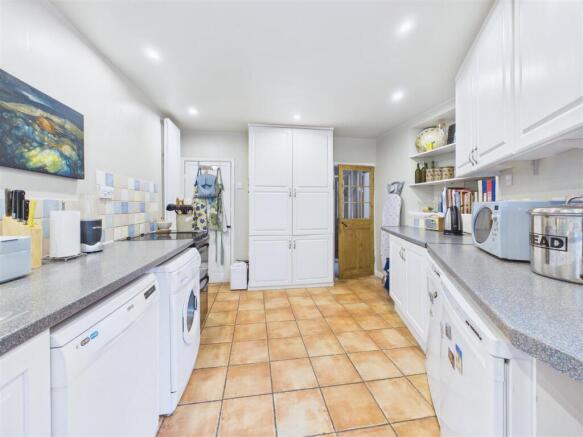 3 bed Semi-Detached for sale Image 7