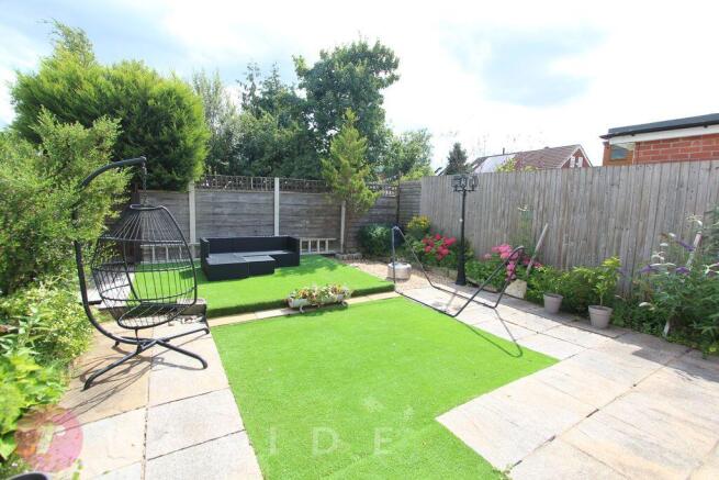 2 bed Semi-Detached Bungalow for sale Image 4