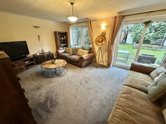 4 bed Detached for sale Image 10