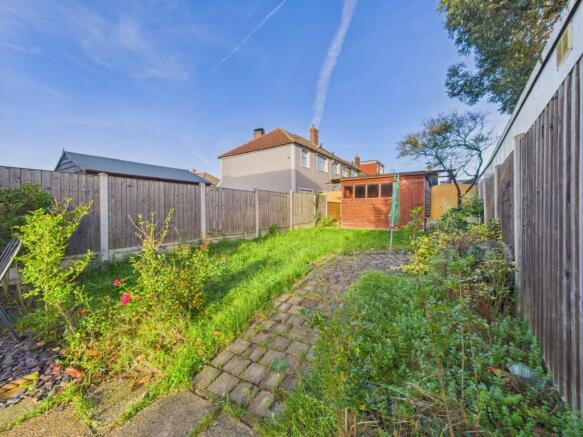 Elm Road, Aveley, South Ockendon, Essex, RM15 photo 4