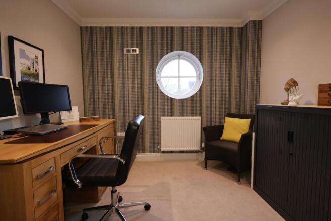 Bedroom 6/Study