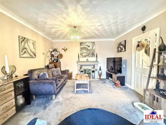 2 bed Semi-Detached for sale Image 4