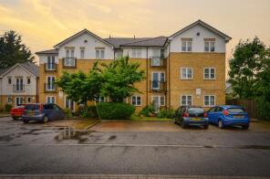 Flat 14, 19 Meadow Gate, Corbins Lane, Harrow HA2 8ET