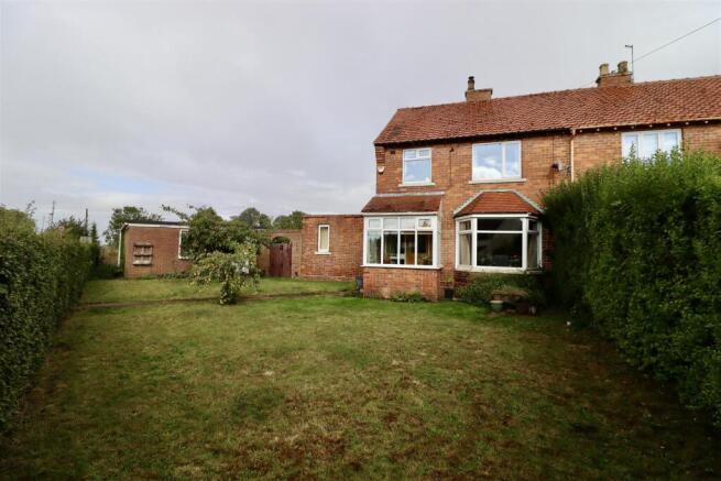 3 bed Semi-Detached for sale Image 11