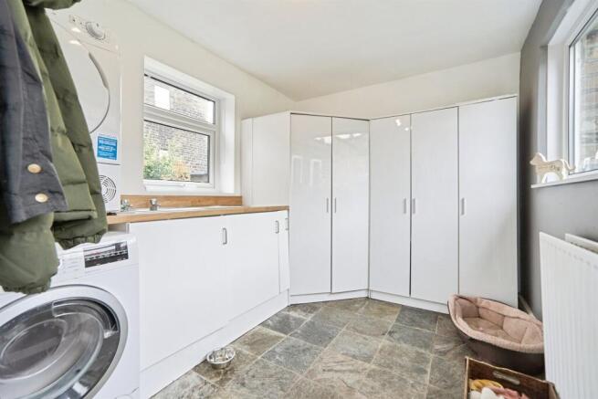 4 bed Link Detached House for sale Image 10