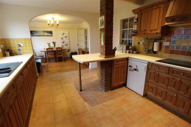 KITCHEN/BREAKFAST RO