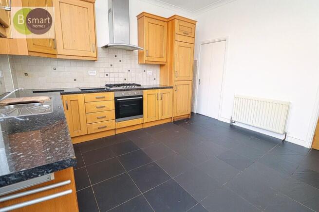 3 bed Terraced to rent Image 4