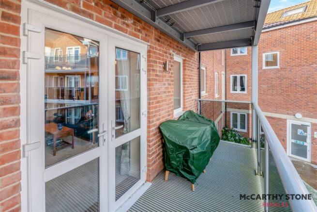 2 bed Apartment for sale Image 10