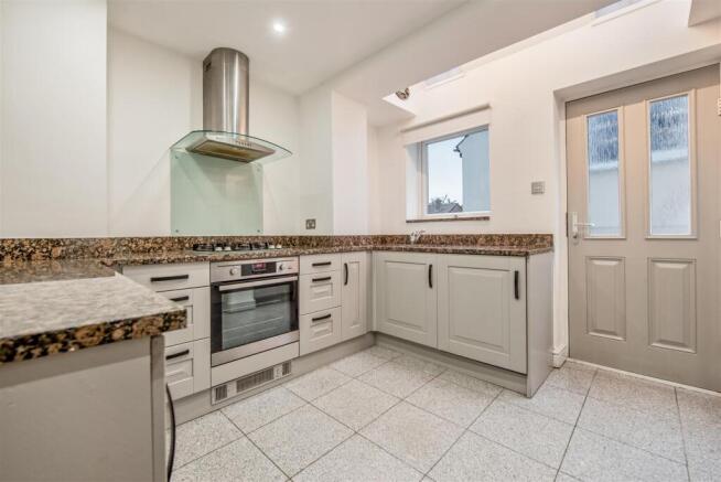 Fitted Kitchen: