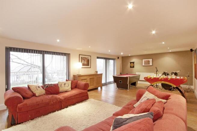 GAMES ROOM