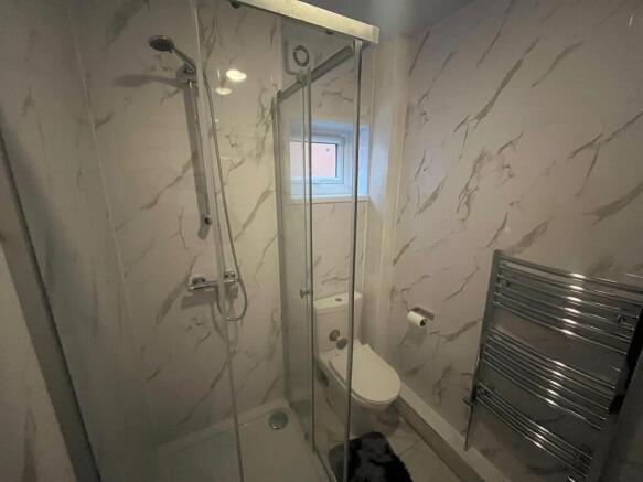 GROUND FLOOR BATHROOM