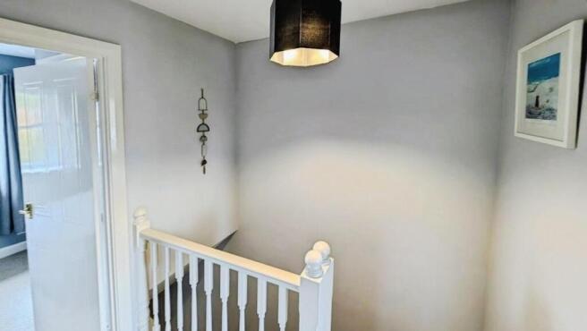 44 Coopers Drive landing a.jpg