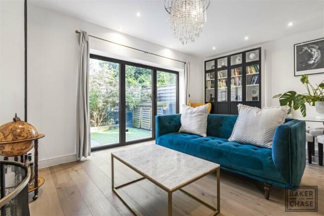 Kitchen / Lounge (Open-Plan)