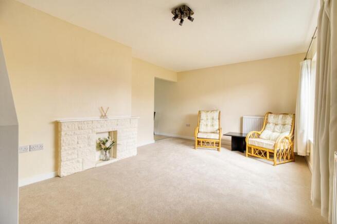 Lounge - EweMove Swindon South