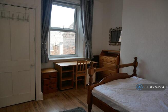 Double Bedroom (1st Floor)