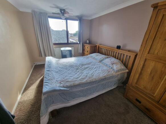 Bedroom 1.jpg