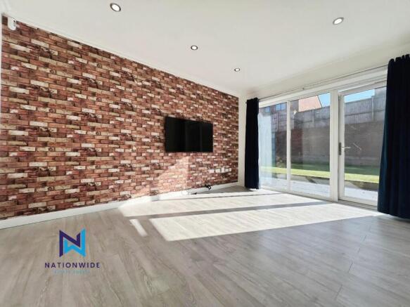 3 bed Semi-Detached to rent Image 6