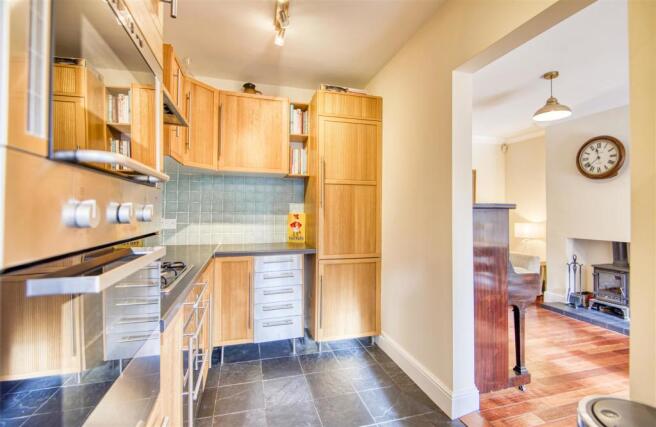 5b Kitchen.jpg
