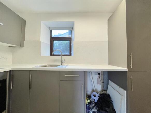 2 bed Terraced for sale Image 6