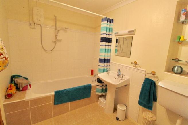 Bathroom.jpg