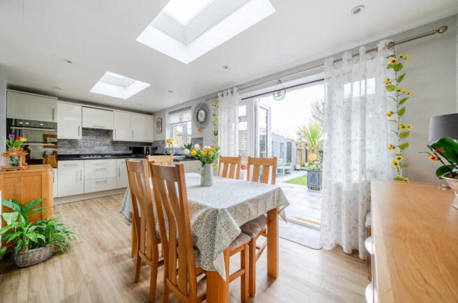 1417029-7-699c48d...