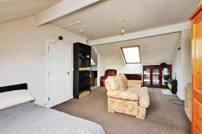 8 bed Terraced for sale Image 11