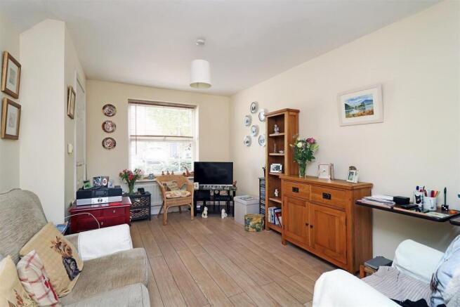 Braystones Close, Timperley photo 2