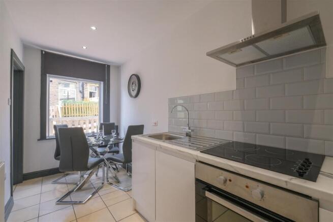 2 bed House for sale Image 4