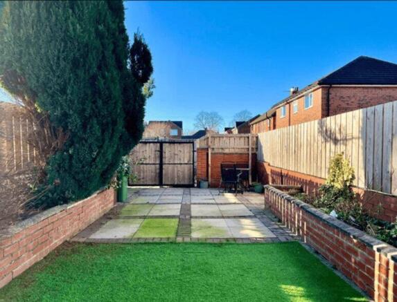 3 bed Terraced for sale Image 12