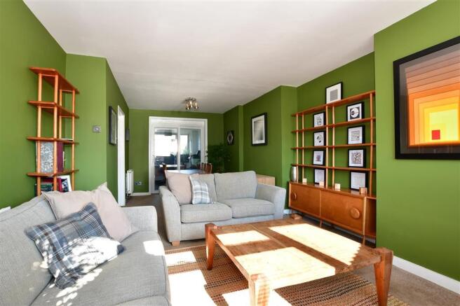 Lounge/ Dining Room
