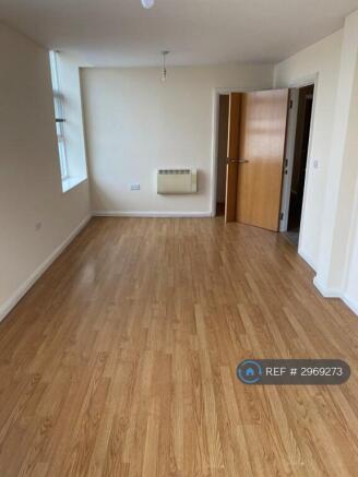 2 bed Flat to rent Image 10