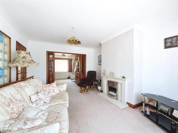 2 bed Semi-Detached Bungalow for sale Image 4