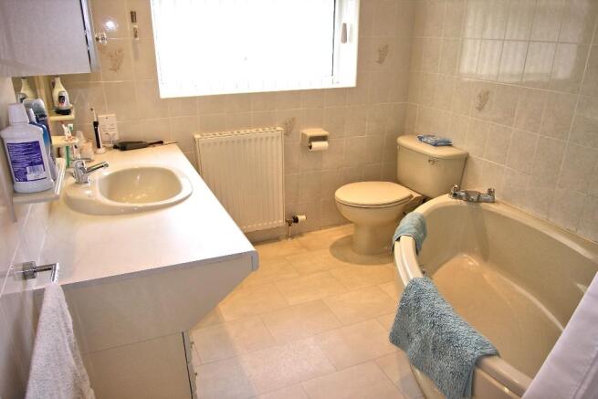 BATHROOM VIEW 1
