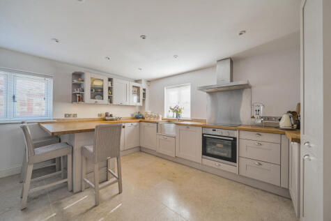 Burderop Barns, Chiseldon, SN4